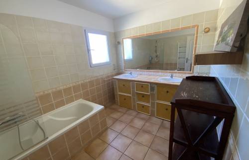 rénovation salle de bain La Maison Des Travaux Ales avant
